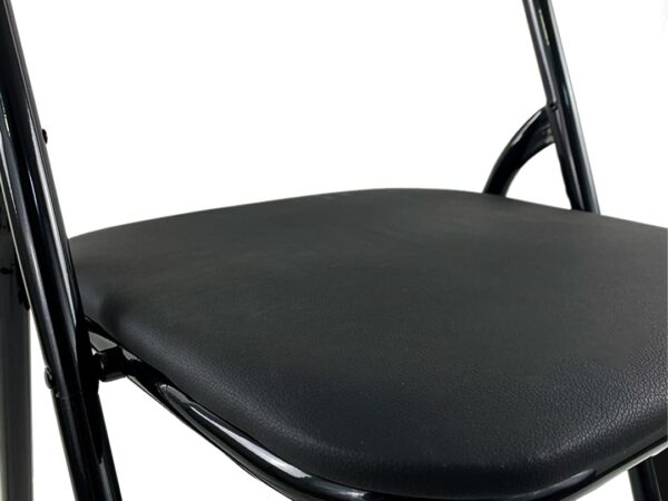 SILLA PLEGABLE NEGRA ACOLCHADA